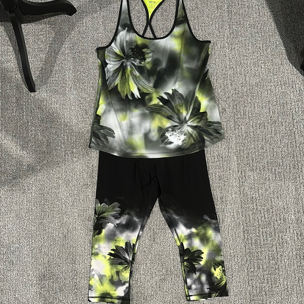Floral Print Women's tank and leggings